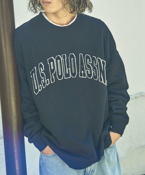 U.S. POLO ASSN.（ユーエスポロアッスン）の「【U.S. POLO ASSN./ユーエスポロアッスン】カレッジロゴサガラ刺繍クルーネックスウェット/ユニセックス/裏起毛（スウェット・メンズ・ブラック/ネイビー/ブラウン/オフホワイト/サックスブルー/グリーン/杢グレー・SMALL/MEDIUM/LARGE）」の3枚目の写真