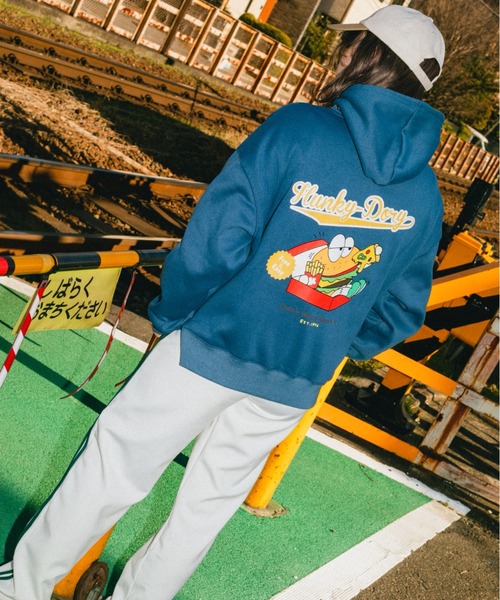 nemne store（ネンネストア）の「【 krap_jpn コラボ 】バックプリント裏起毛パーカー（パーカー・レディース・ブラック/オートミール/ブルー系その他・フリー）」の8枚目の写真