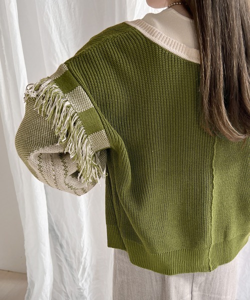 Bab(バブ)の「2WAYフリンジニットカーディガン(カーディガン/ボレロ・レディース・グリーン/アイボリー/グレイッシュベージュ・FREE)」の11枚目の写真