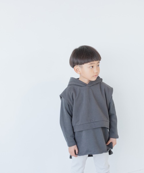LOWRYS FARM(ローリーズファーム)の「ウラケ2Pプルオーバー 261160(スウェット・キッズ・チャコールグレー/ピンク/アイボリー・110cm/120cm/130cm/140cm/150cm)」の1枚目の写真