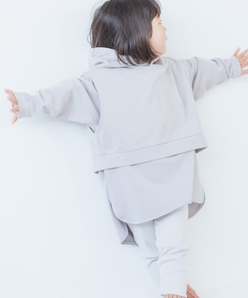 LOWRYS FARM(ローリーズファーム)の「ウラケ2Pプルオーバー 261160(スウェット・キッズ・チャコールグレー/ピンク/アイボリー・110cm/120cm/130cm/140cm/150cm)」の2枚目の写真