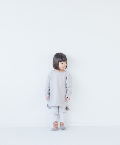 LOWRYS FARM(ローリーズファーム)の「ウラケ2Pプルオーバー 261160(スウェット・キッズ・チャコールグレー/ピンク/アイボリー・110cm/120cm/130cm/140cm/150cm)」の4枚目の写真