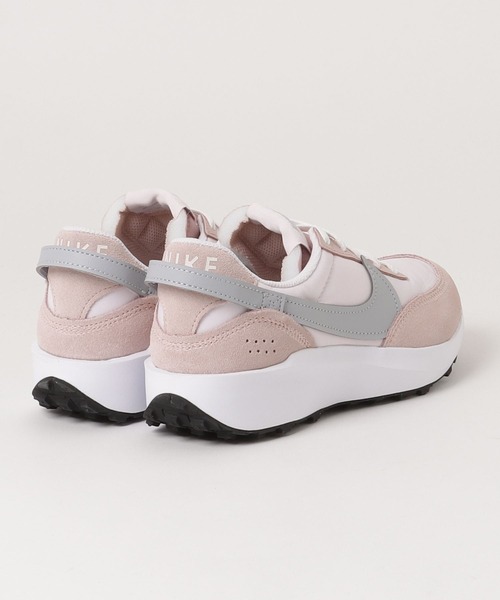 NIKE(ナイキ)の「NIKE/ナイキ レディース スニーカーWAFFLE DEBUT ワッフル デビュー ランニング 軽量 細身シルエット DH9523(スニーカー・レディース・ブラック×ブラック/ピンク系その他/ホワイト×ホワイト/レッド/グレー/ブラック/ホワイト×グリーン/ピンク系その他2・23.5cm/24.5cm/26.5cm/27.5cm/23.0cm/24.0cm/25.0cm/26.0cm/27.0cm/28.0cm)」の9枚目の写真