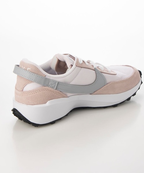 NIKE(ナイキ)の「NIKE/ナイキ レディース スニーカーWAFFLE DEBUT ワッフル デビュー ランニング 軽量 細身シルエット DH9523(スニーカー・レディース・ブラック×ブラック/ピンク系その他/ホワイト×ホワイト/レッド/グレー/ブラック/ホワイト×グリーン/ピンク系その他2・23.5cm/24.5cm/26.5cm/27.5cm/23.0cm/24.0cm/25.0cm/26.0cm/27.0cm/28.0cm)」の13枚目の写真