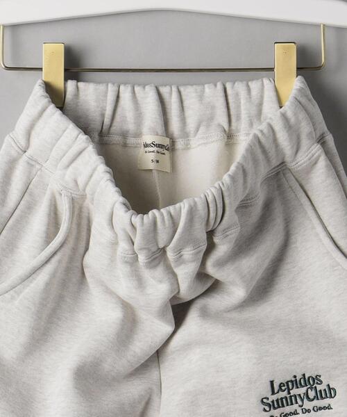 Lepidos（レピドス）の「＜Lepidos Sunny Club＞ロゴ刺繍 裏毛 スウェット パンツ -ウォッシャブル-（その他パンツ・レディース・ライトグレー・S/M/L/XL）」の14枚目の写真