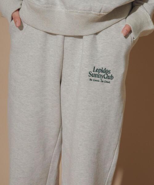 Lepidos（レピドス）の「＜Lepidos Sunny Club＞ロゴ刺繍 裏毛 スウェット パンツ -ウォッシャブル-（その他パンツ・レディース・ライトグレー・S/M/L/XL）」の17枚目の写真
