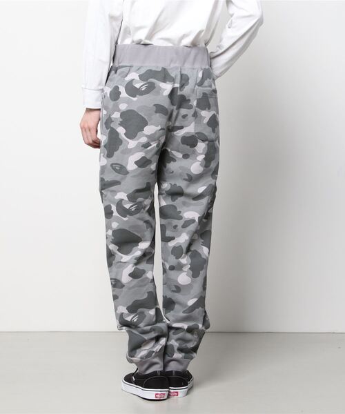 A BATHING APE（アベイシングエイプ）の「COLOR CAMO SWEAT PANTS M（スウェットパンツ・メンズ・グレー/バーガンディー/グリーン・LARGE/XX-LARGE/X-LARGE/MEDIUM/SMALL）」の7枚目の写真