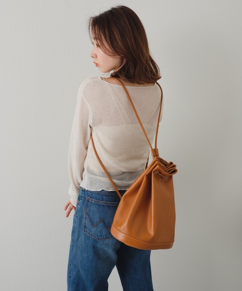 Kastane（カスタネ）の「【カタログ掲載アイテム】フェイクレザーナップサック（バックパック/リュック・レディース・キャメル/ブラック・FREE）」の13枚目の写真