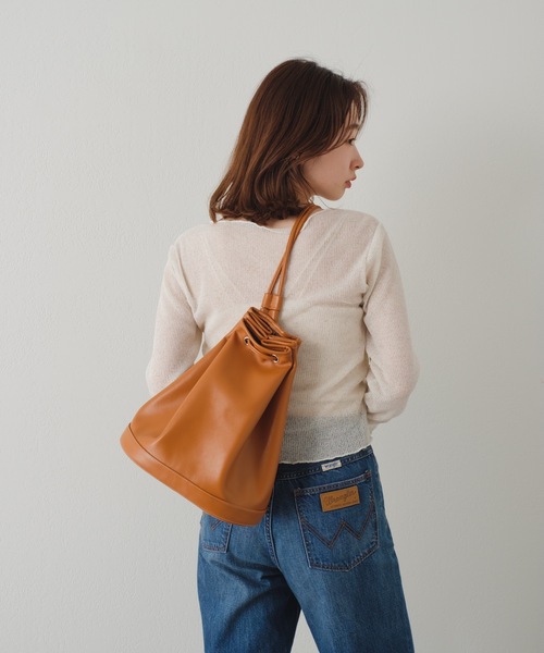 Kastane（カスタネ）の「【カタログ掲載アイテム】フェイクレザーナップサック（バックパック/リュック・レディース・キャメル/ブラック・FREE）」の9枚目の写真