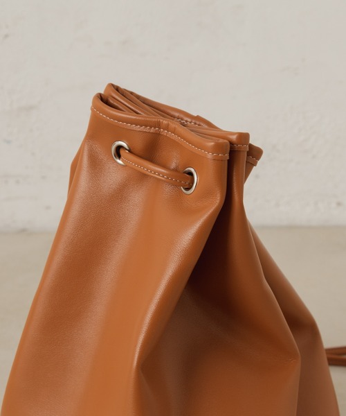 Kastane（カスタネ）の「【カタログ掲載アイテム】フェイクレザーナップサック（バックパック/リュック・レディース・キャメル/ブラック・FREE）」の10枚目の写真