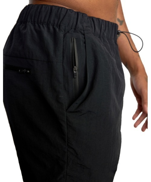 RVCA(ルーカ)の「【オンライン限定】RVCA SPORT メンズ OUTSIDER PACKABLE SH ウォークパンツ/ショートパンツ【2022年春夏モデル】/ルーカナイロンショートパンツ(その他パンツ・メンズ・オリーブ/ブラック・X-LARGE/MEDIUM/SMALL/LARGE)」の6枚目の写真