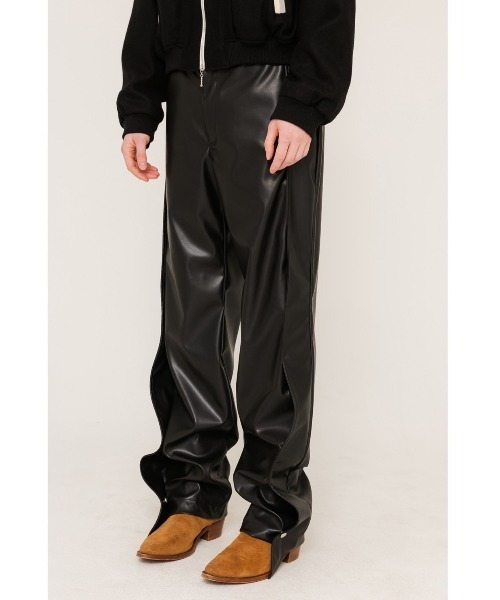 ANOTHERYOUTH（アナザーユース）の「【ANOTHERYOUTH/アナザーユース】side snap leather pts/フェイクレザーパンツ（その他パンツ・メンズ・ブラック・ONE SIZE）」の6枚目の写真