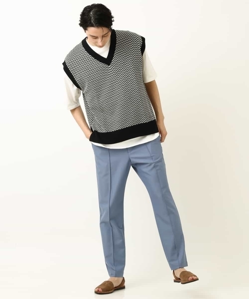 a.v.v（アーヴェヴェ）の「【2SET】5分袖カットソー付きVネックニットベスト（ベスト・メンズ・ホワイト/ライトグレー/ブラック・46/48）」の4枚目の写真