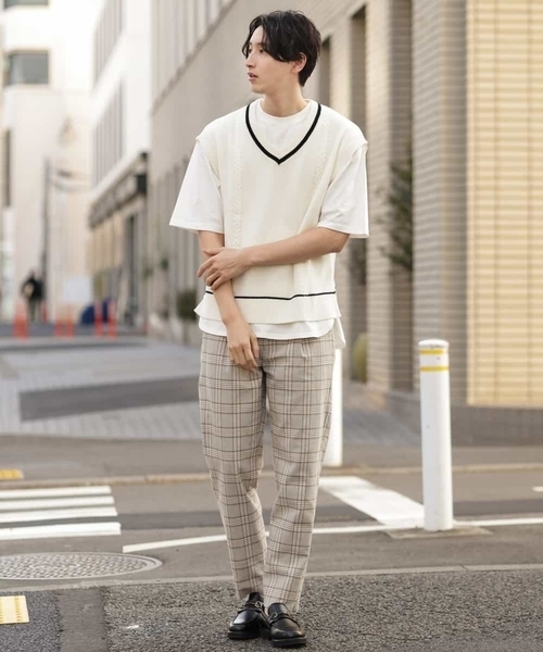 a.v.v（アーヴェヴェ）の「【2SET】5分袖カットソー付きVネックニットベスト（ベスト・メンズ・ホワイト/ライトグレー/ブラック・46/48）」の21枚目の写真