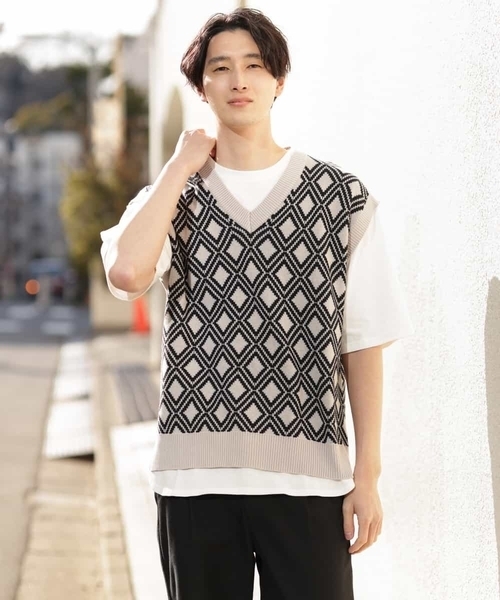 a.v.v（アーヴェヴェ）の「【2SET】5分袖カットソー付きVネックニットベスト（ベスト・メンズ・ホワイト/ライトグレー/ブラック・46/48）」の13枚目の写真