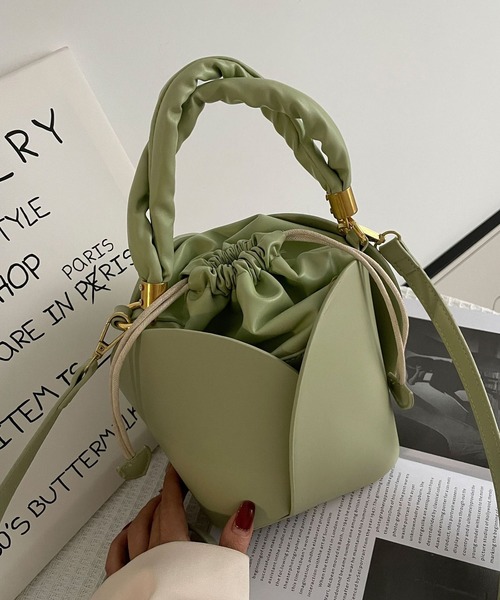 LA VORAGINE（ラ ヴォラジネ）の「巾着花型ショルダーバッグ