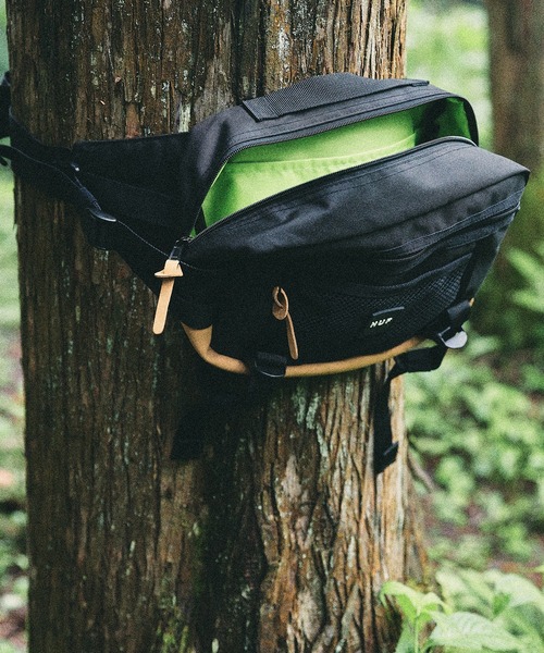 HUF（ハフ）の「BALBOA WAIST BAG / HUF ウエストバッグ 5L（ボディバッグ/ウエストポーチ・メンズ・ブラック・O/S）」の12枚目の写真