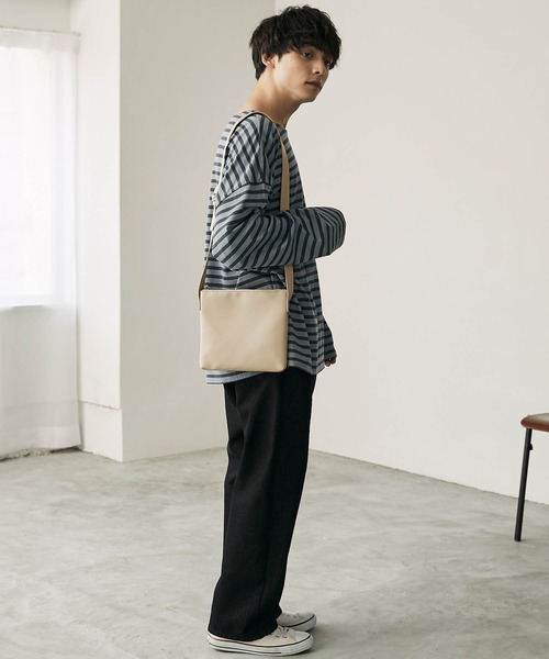 MONO-MART(モノマート)の「シンセティックレザーミニショルダーバック/サコッシュ(ショルダーバッグ・メンズ・ブラック/ダークブラウン/ブラウン/アイボリー・FREE)」の17枚目の写真