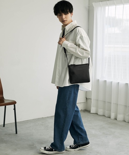シンセティックレザーミニショルダーバック/サコッシュ MONO-MART