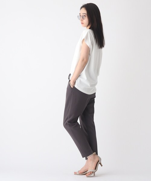 OPAQUE.CLIP（オペークドットクリップ）の「◆シルキースーピマ フレンチスリーブカットソー【WEB限定サイズ】（Tシャツ/カットソー・レディース・ブルー/チャコールグレー/ブラック/パープル系/ホワイト系/イエロー・38/36/42/40）」の11枚目の写真