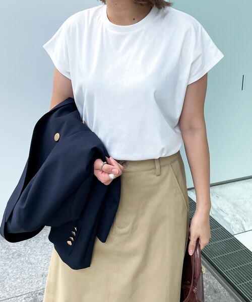 OPAQUE.CLIP（オペークドットクリップ）の「◆シルキースーピマ フレンチスリーブカットソー【WEB限定サイズ】（Tシャツ/カットソー・レディース・ブルー/チャコールグレー/ブラック/パープル系/ホワイト系/イエロー・38/36/42/40）」の13枚目の写真