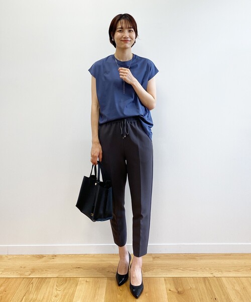 OPAQUE.CLIP（オペークドットクリップ）の「◆シルキースーピマ フレンチスリーブカットソー【WEB限定サイズ】（Tシャツ/カットソー・レディース・ブルー/チャコールグレー/ブラック/パープル系/ホワイト系/イエロー・38/36/42/40）」の21枚目の写真