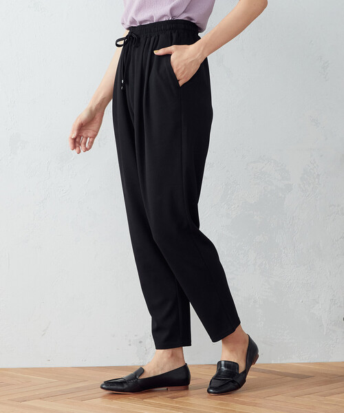COMME CA ISM（コムサイズム）の「イージー　テーパードパンツ（その他パンツ・レディース・ブラック・MEDIUM/LARGE）」の4枚目の写真