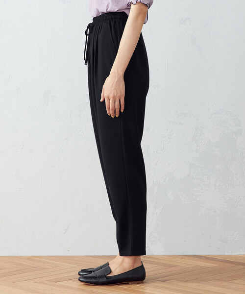 COMME CA ISM（コムサイズム）の「イージー　テーパードパンツ（その他パンツ・レディース・ブラック・MEDIUM/LARGE）」の6枚目の写真