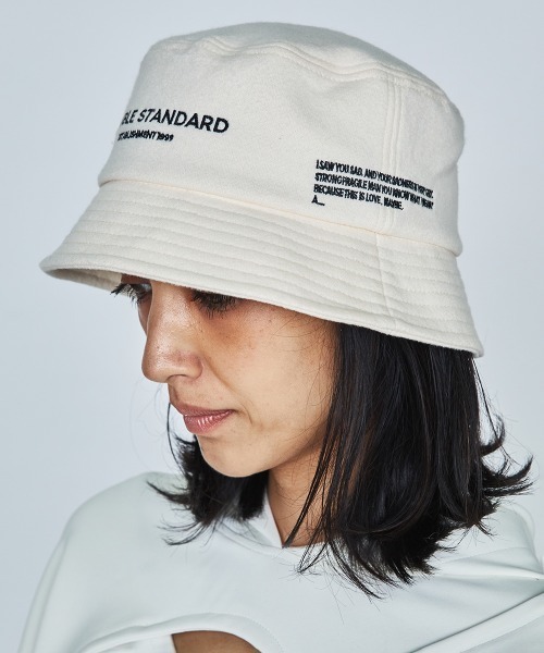 DOUBLE STANDARD CLOTHING(ダブルスタンダードクロージング)の「スウェード裏毛ハット(ハット・レディース・オフホワイト/グレー・FREE)」の2枚目の写真