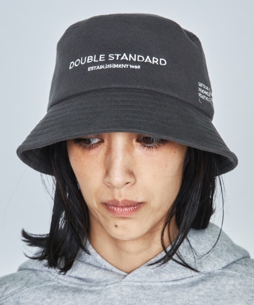 DOUBLE STANDARD CLOTHING(ダブルスタンダードクロージング)の「スウェード裏毛ハット(ハット・レディース・オフホワイト/グレー・FREE)」の8枚目の写真