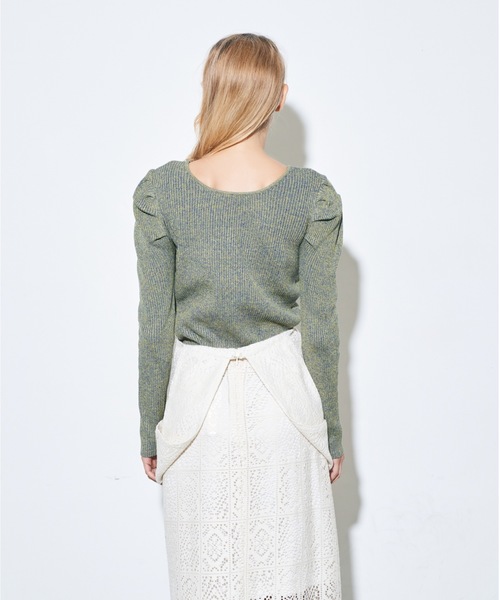 Solace（ソレイス）の「メランジミックスリブパワショルニットトップス / 前後2WAY（ニット/セーター・レディース・ベージュ/ブラック/イエロー/パープル・FREE）」の8枚目の写真