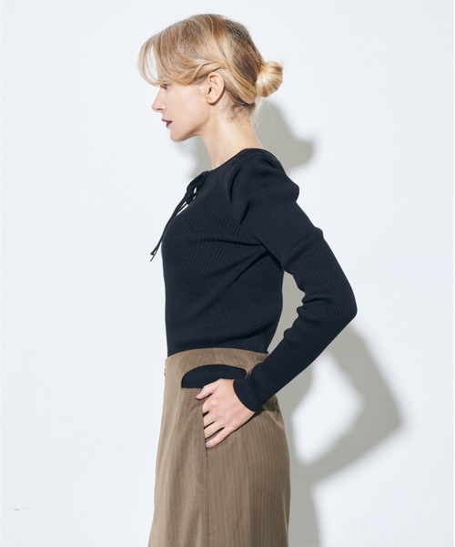 Solace（ソレイス）の「メランジミックスリブパワショルニットトップス / 前後2WAY（ニット/セーター・レディース・ベージュ/ブラック/イエロー/パープル・FREE）」の10枚目の写真