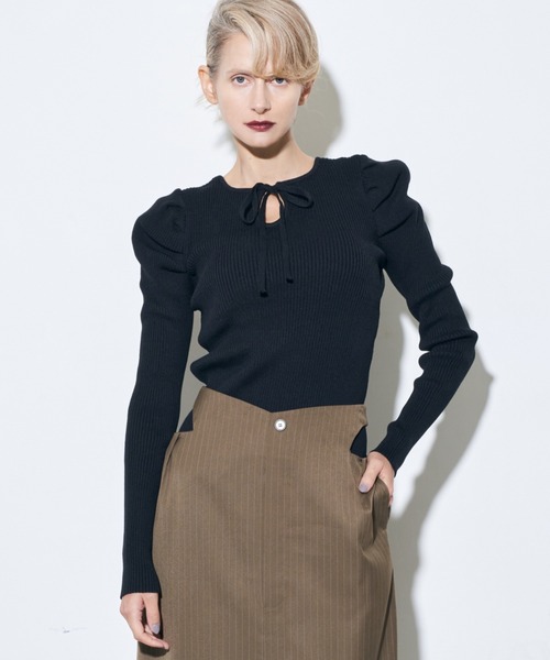 Solace（ソレイス）の「メランジミックスリブパワショルニットトップス