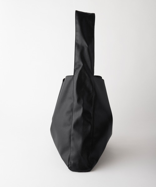 MONO-MART（モノマート）の「シンセティックレザー ビッグショルダー/トートバッグ（トートバッグ・メンズ・ブラック/グレー/アイボリー/ダークグリーン/ブラウン/ダークネイビー・FREE）」の15枚目の写真