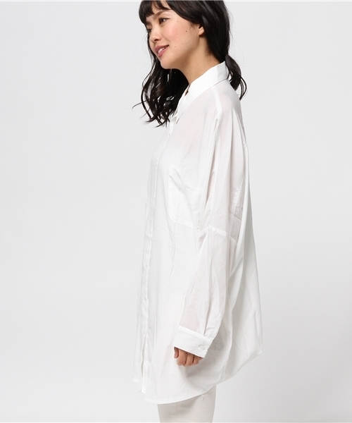 WHO'S WHO gallery(フーズフーギャラリー)の「【THE BIG】サテンBIGシャツ(シャツ/ブラウス・レディース・ホワイト/ベージュ・FREE)」の3枚目の写真