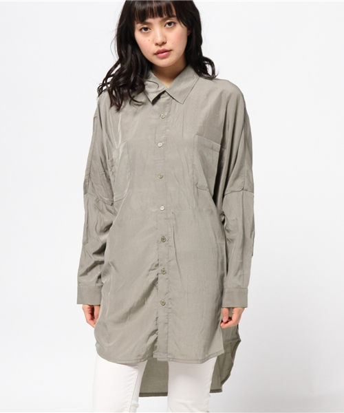 WHO'S WHO gallery(フーズフーギャラリー)の「【THE BIG】サテンBIGシャツ(シャツ/ブラウス・レディース・ホワイト/ベージュ・FREE)」の12枚目の写真