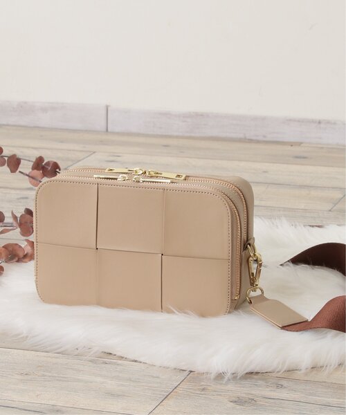 ikka（イッカ）の「編み込みスクエア2WAYショルダーバッグ（ショルダーバッグ・レディース・ブラック/ベージュ/ブルー系その他/オフホワイト/ベージュ系その他/ピンク・FREE）」の5枚目の写真