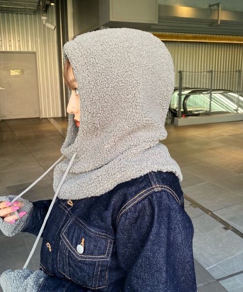 WHO'S WHO gallery（フーズフーギャラリー）の「ボアバラクラバ（ニットキャップ/ビーニー・レディース・ブラック/グレー/アイボリー・FREE）」の3枚目の写真