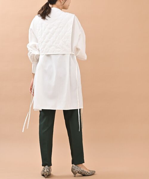 rps（アールピーエス）の「キルティングベストレイヤードＢＬＴＵ（チュニック・レディース・チャコールグレー/オフホワイト/グレイッシュベージュ・フリー）」の6枚目の写真