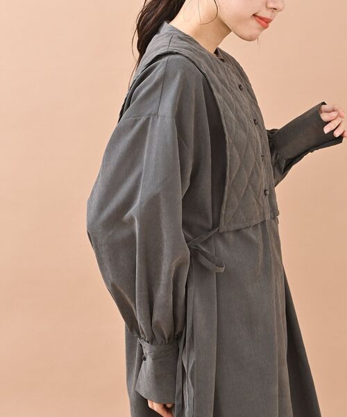 rps（アールピーエス）の「キルティングベストレイヤードＢＬＴＵ（チュニック・レディース・チャコールグレー/オフホワイト/グレイッシュベージュ・フリー）」の17枚目の写真