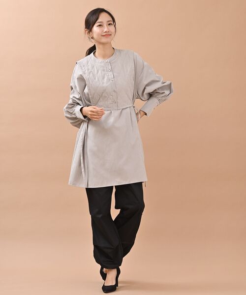 rps（アールピーエス）の「キルティングベストレイヤードＢＬＴＵ（チュニック・レディース・チャコールグレー/オフホワイト/グレイッシュベージュ・フリー）」の20枚目の写真