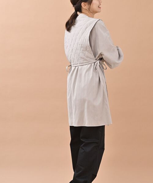 rps（アールピーエス）の「キルティングベストレイヤードＢＬＴＵ（チュニック・レディース・チャコールグレー/オフホワイト/グレイッシュベージュ・フリー）」の21枚目の写真