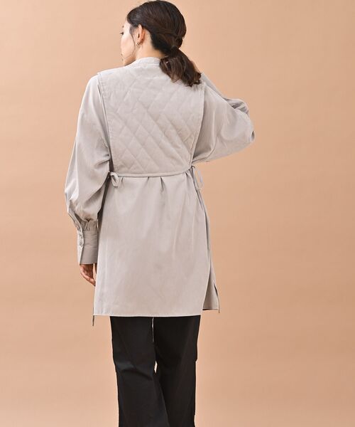 rps（アールピーエス）の「キルティングベストレイヤードＢＬＴＵ（チュニック・レディース・チャコールグレー/オフホワイト/グレイッシュベージュ・フリー）」の22枚目の写真