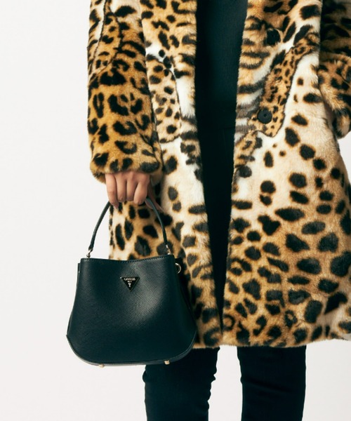 Guess(ゲス)の「ALEXIE Small Bucket(ハンドバッグ・レディース・ブラック・ONE SIZE)」の20枚目の写真