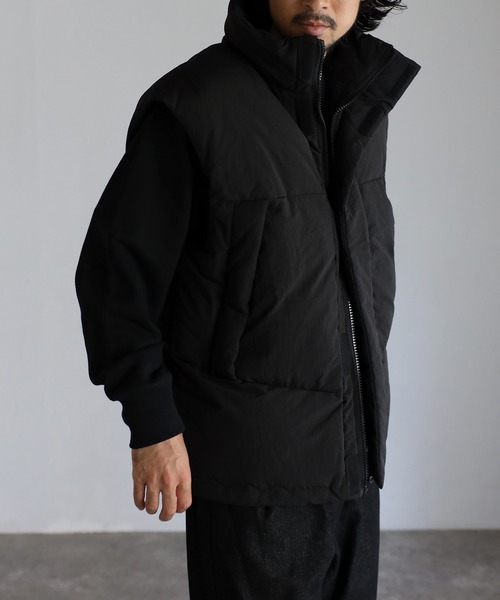 CREARE -LINO-（クレアーレリノ）の「スタンドカラー 中綿ベスト（ダウンベスト・メンズ・ブラック/ダークブラウン・M/L）」の14枚目の写真