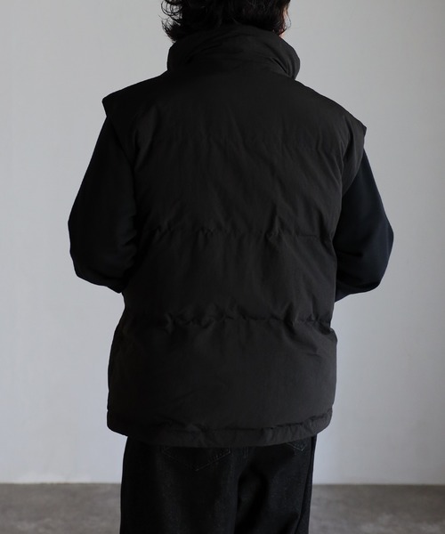 CREARE -LINO-（クレアーレリノ）の「スタンドカラー 中綿ベスト（ダウンベスト・メンズ・ブラック/ダークブラウン・M/L）」の16枚目の写真