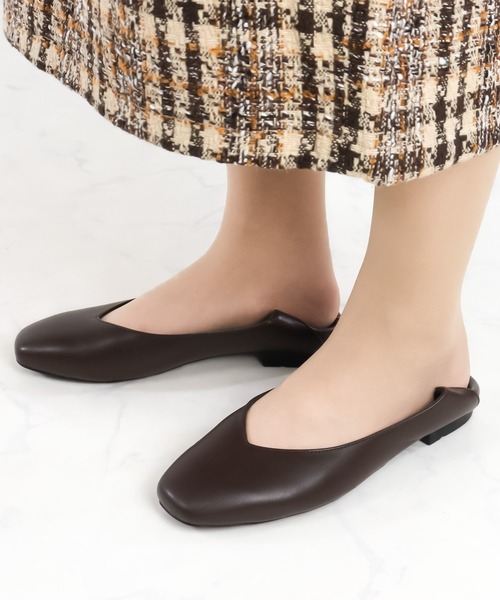 LibertyDoll(リバティードール)の「Liberty doll / 2WAY 踵が踏める スクエアトゥ Vカット フラットバブーシュパンプス (1168)(パンプス・レディース・ブラック/アイボリー/グレイッシュベージュ/ブラック系その他2/ブラック系その他/グレー/シルバー/ダークブラウン系/キャメル/ベージュ系その他/ホワイト/ダークブラウン/パイソン/モカ/ベージュ/ブラウン系その他・M/L/SS/S/LL/3L)」の7枚目の写真