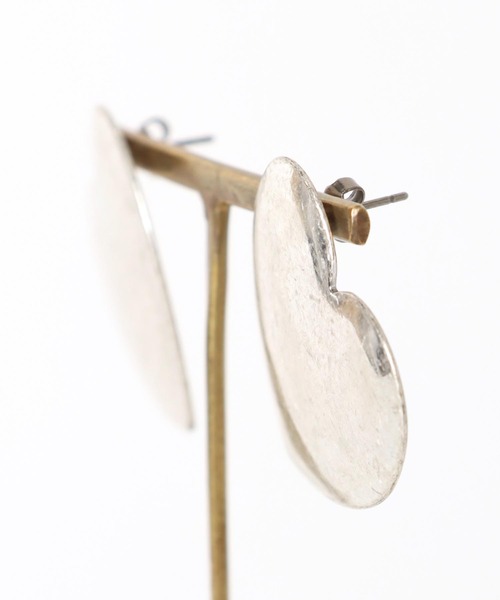 Cepica（セピカ）の「【LIMITED NUMBER / リミテッドナンバー】フラットハートピアス（ピアス（両耳用）・レディース・シルバー/ゴールド・FREE）」の11枚目の写真