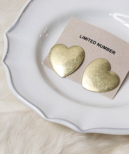 Cepica（セピカ）の「【LIMITED NUMBER / リミテッドナンバー】フラットハートピアス（ピアス（両耳用）・レディース・シルバー/ゴールド・FREE）」の5枚目の写真