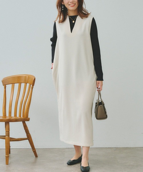 Chez toi（シェトワ）の「長袖シャリニットプルオーバー×Vネックワンピース（ワンピース・レディース・ブラック/ベージュ/インディゴブルー/アイボリー・FREE）」の2枚目の写真